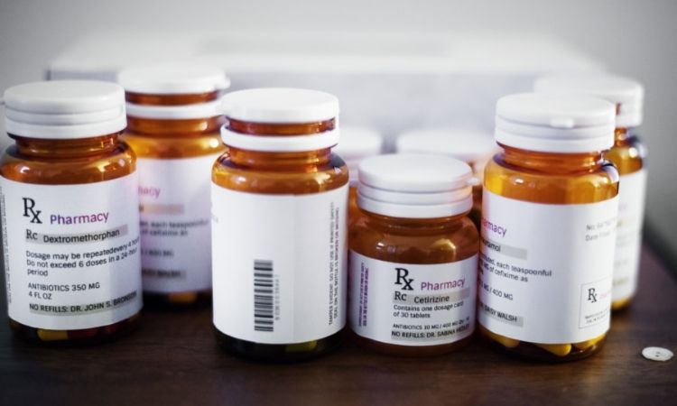 How Prescription Painkillers Can Lead to Heroin Addiction